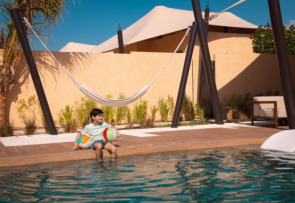 Bab Al Nojoum Hudayriyat Villas 32/62