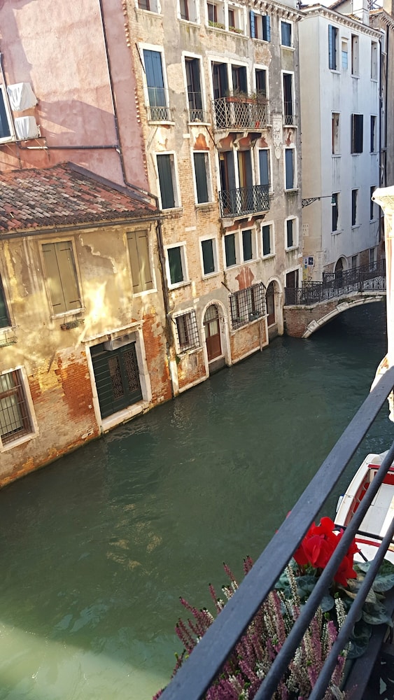 Casa Pisani Canal 61/66