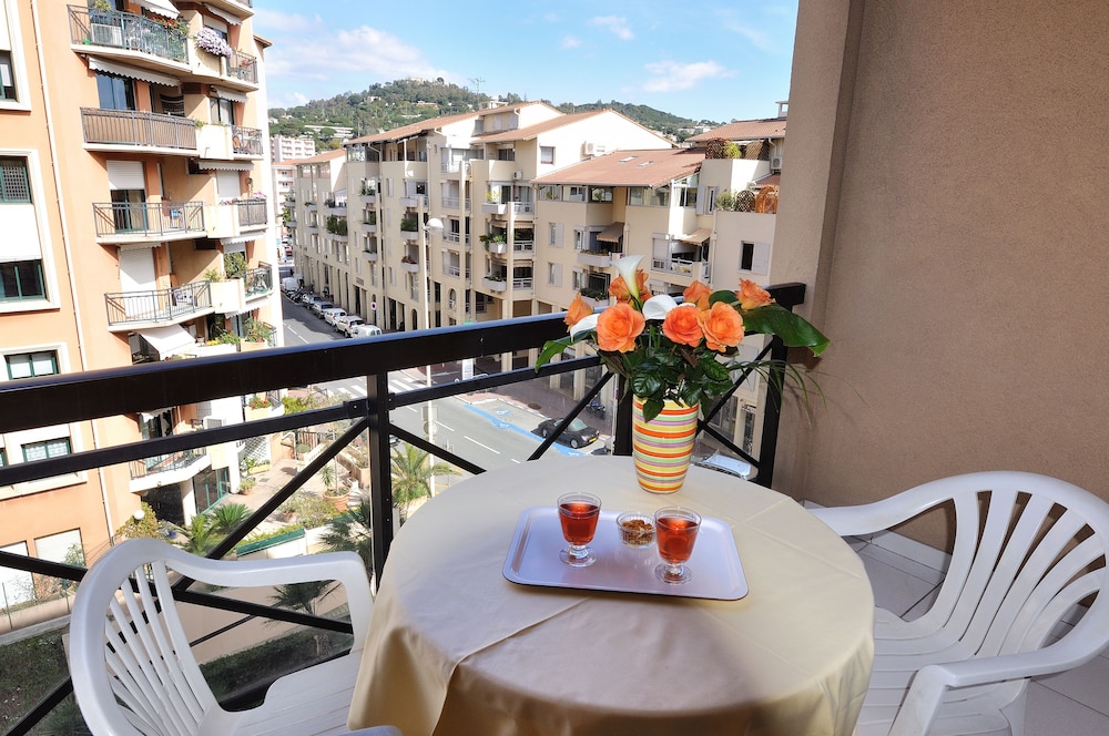 RESIDHOTEL VILLA MAUPASSANT 26/34