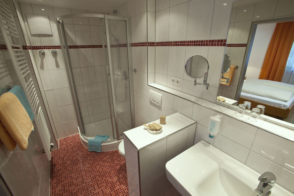 PARKHOTEL SONNENHOF 31/33