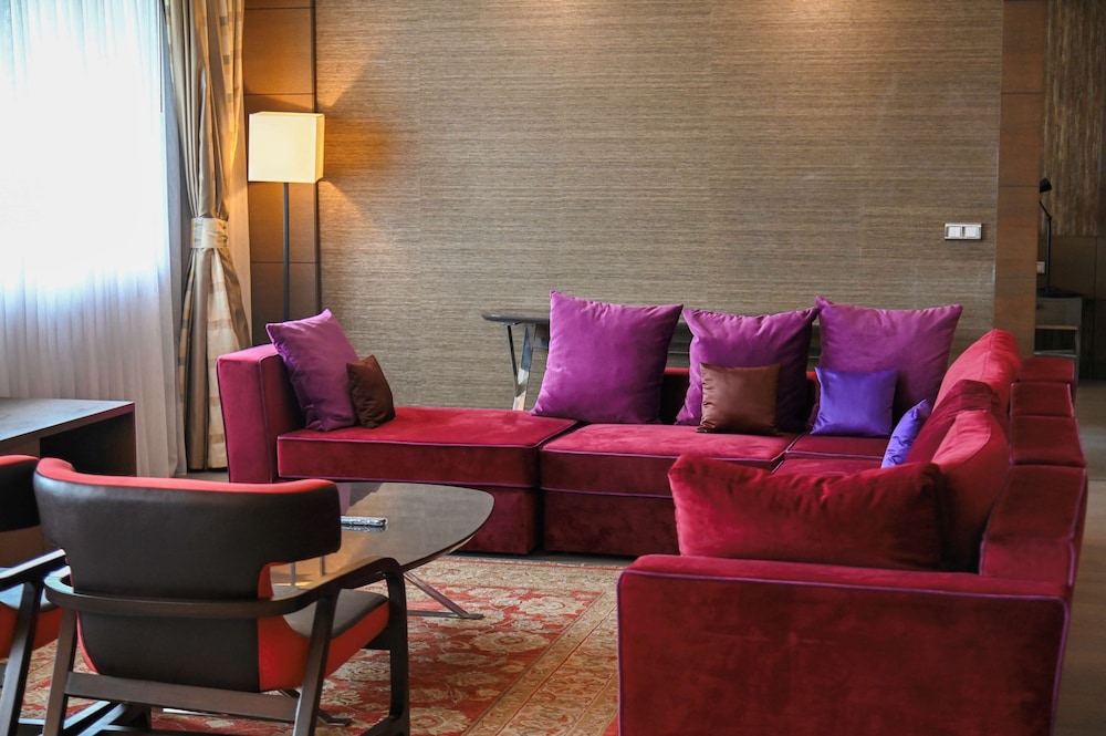 RADISSON BLU HOTEL, ABIDJAN AIRPORT 50/74