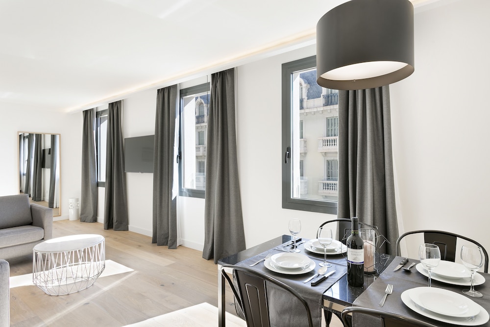 Murmuri Residence Mercader 69/70