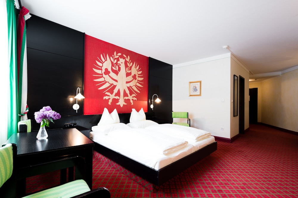 Hotel Schrofenstein 12/41