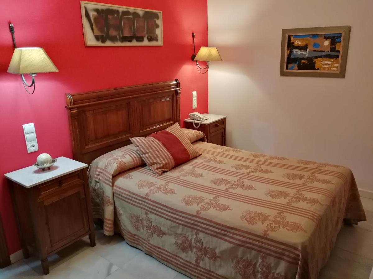 Maestre Hotel 10/20
