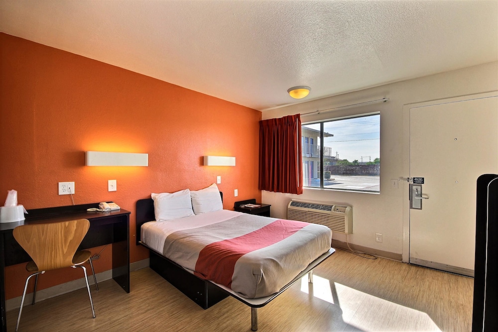 Motel6 Laredo Tx South 25/49