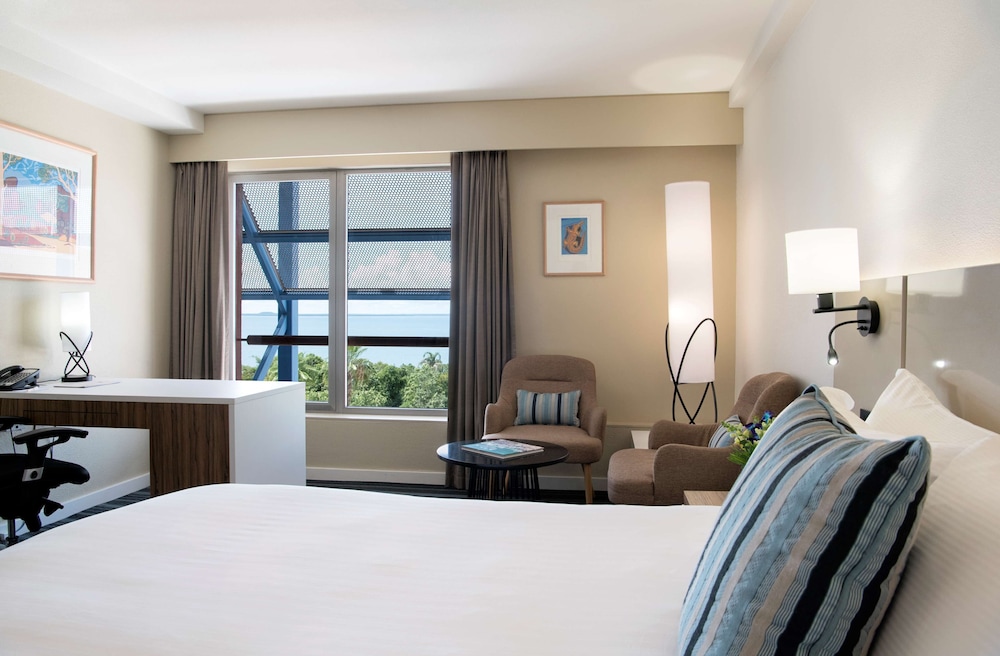 DoubleTree by Hilton Darwin Esplanade 45/70