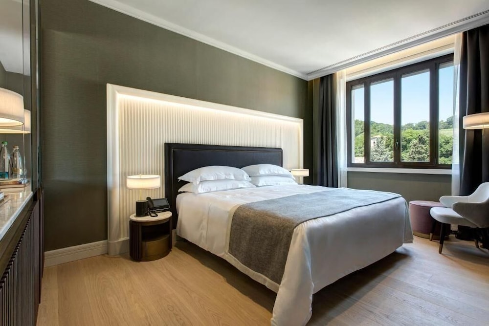Superior, Triple, 1 Double and 1 Single Bed, Pool Access