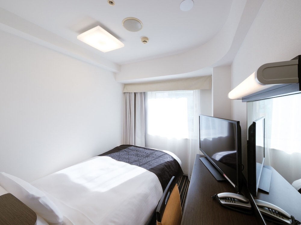 1 BEDROOM, STANDARD, SINGLE, SMOKING