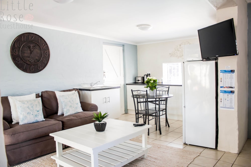 Little Rose Guesthouse & Self-Catering 30/50