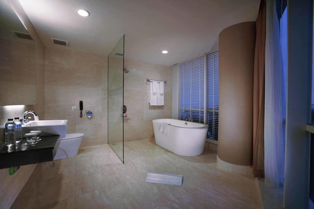 Aston Makassar Hotel and Convention Center 14/48