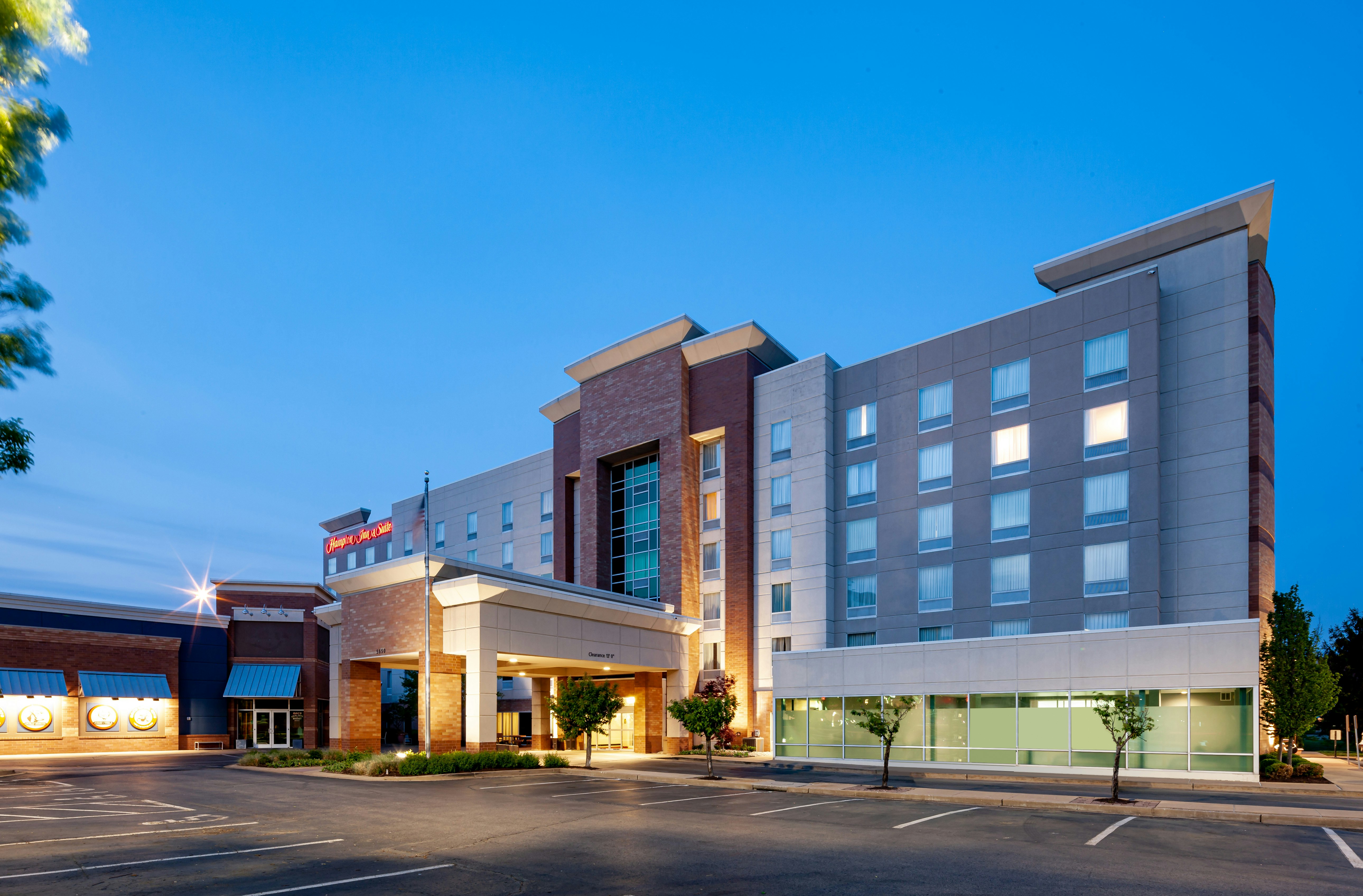 Hampton Inn Suites St Louis At Forest Park Mo 18/19