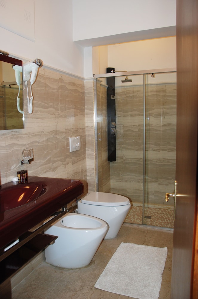 Gega Hotel 47/49