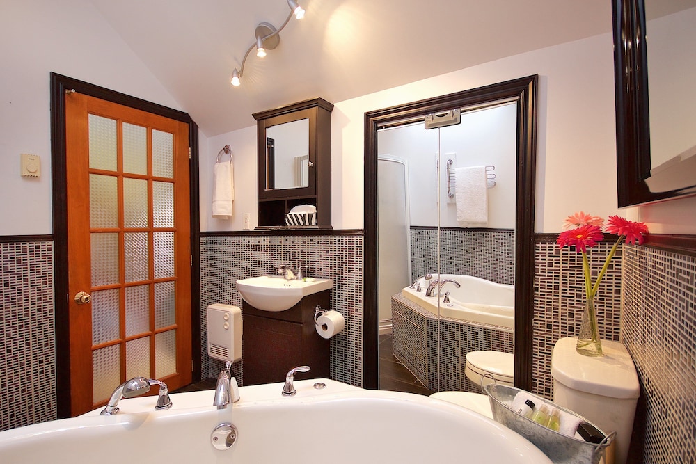 Petite Auberge Les Bons Matins B&B 70/72