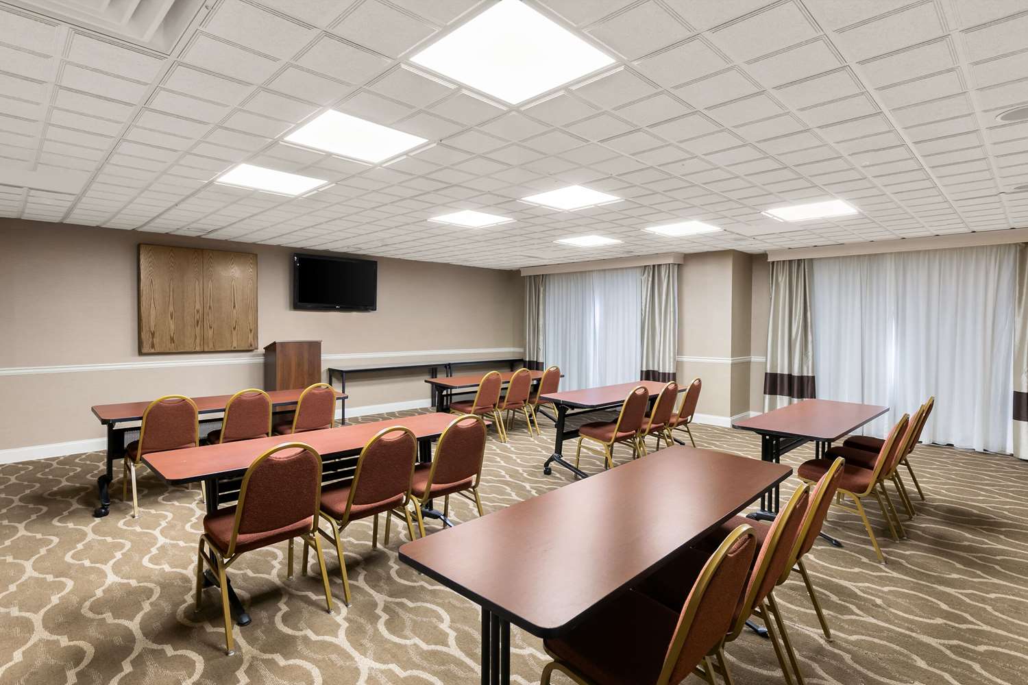 Comfort Suites Commerce 16/20