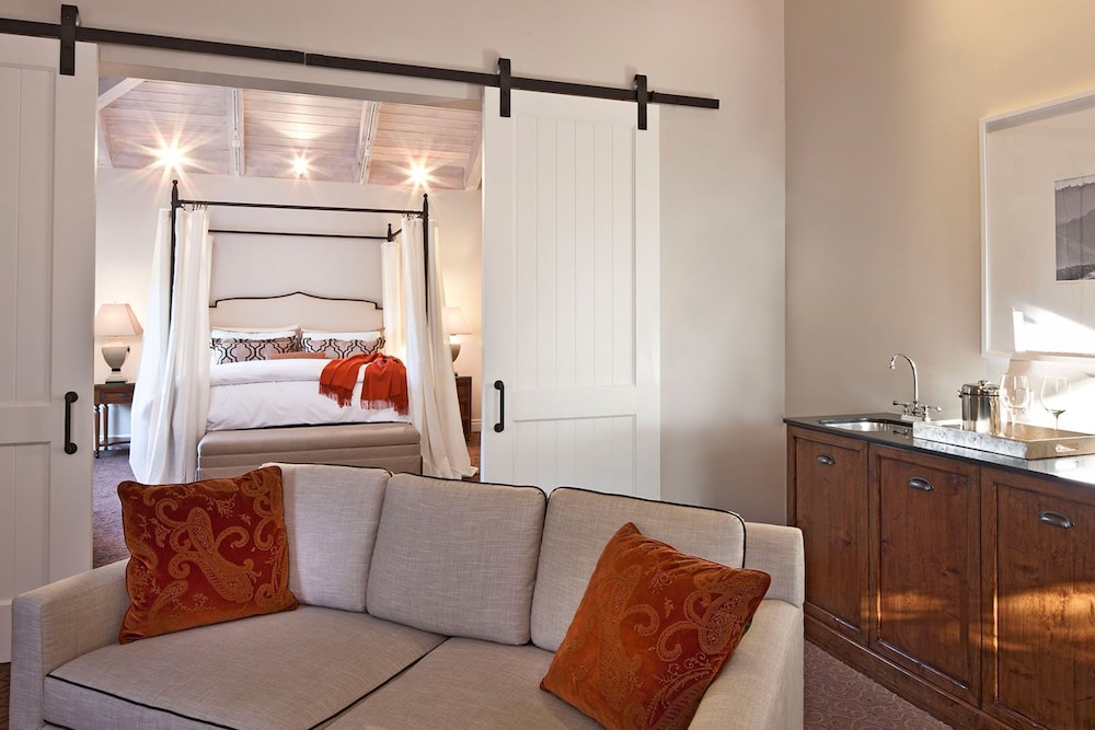 Hotel Yountville 48/69