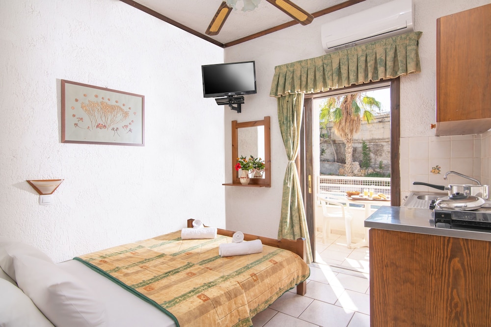 Iliostasi Beach Apartments 17/46