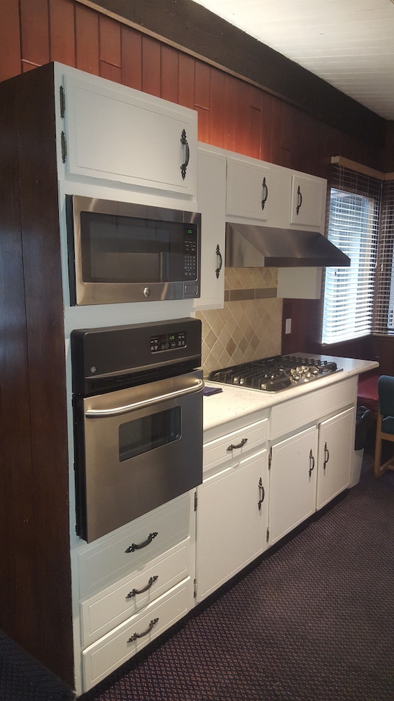 St Moritz Lodge Condos 28/69
