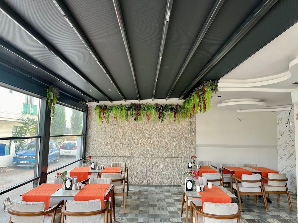 Bloomtalya Hotel 53/64