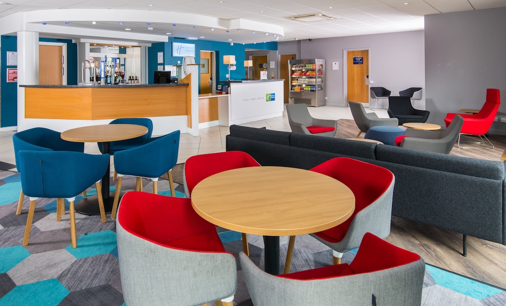 Holiday Inn Express Manchester East 29/44