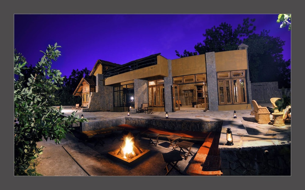 Kanha Earth Lodge 4/50