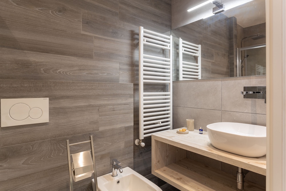 Carla s Rooms with Private Bathroom & Kitchen 24/26