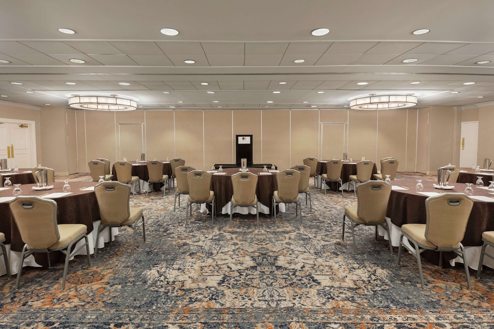 Doubletree By Hilton Mclean Tysons 61/71