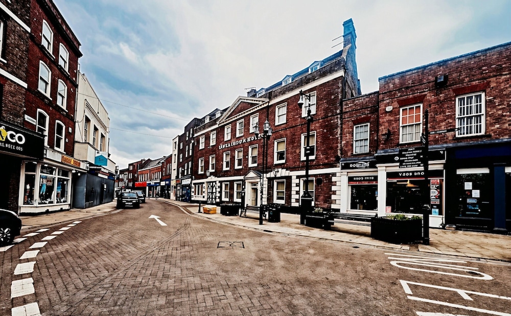 The Rose and Crown Hotel 37/53