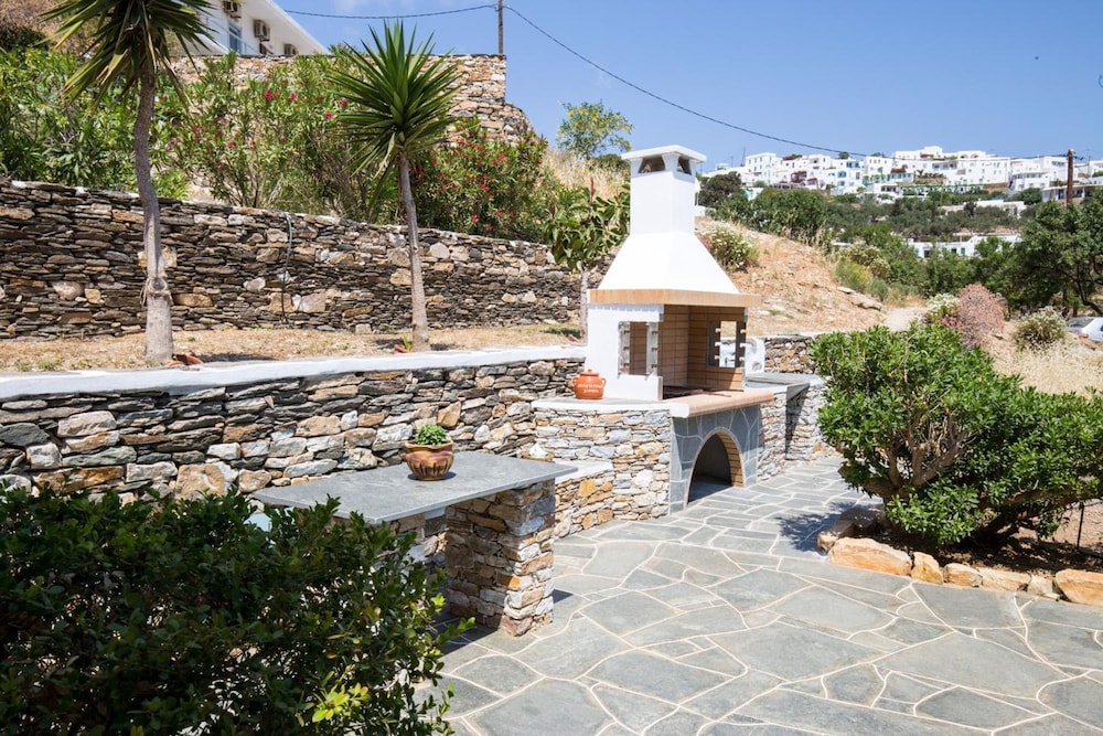 peristeronas house
