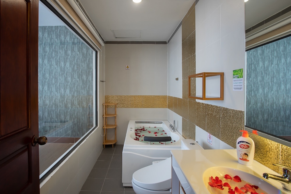 PREMIUM, STUDIO, SUITE