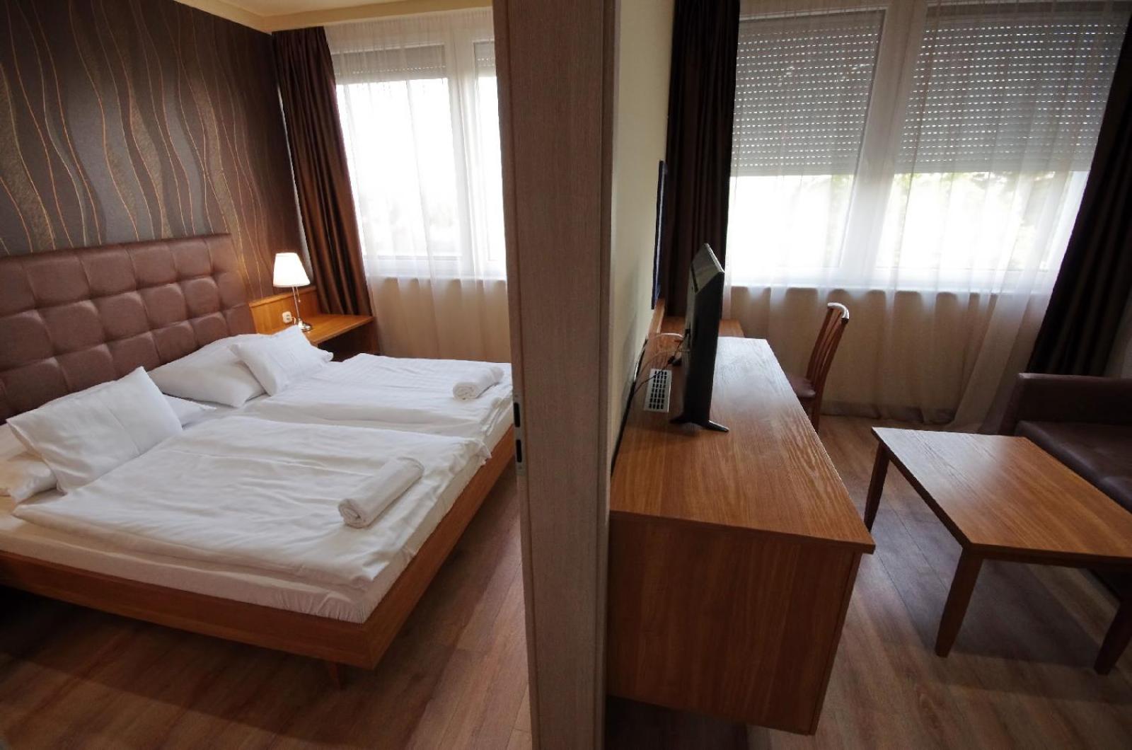 Aqua Hotel 16/50