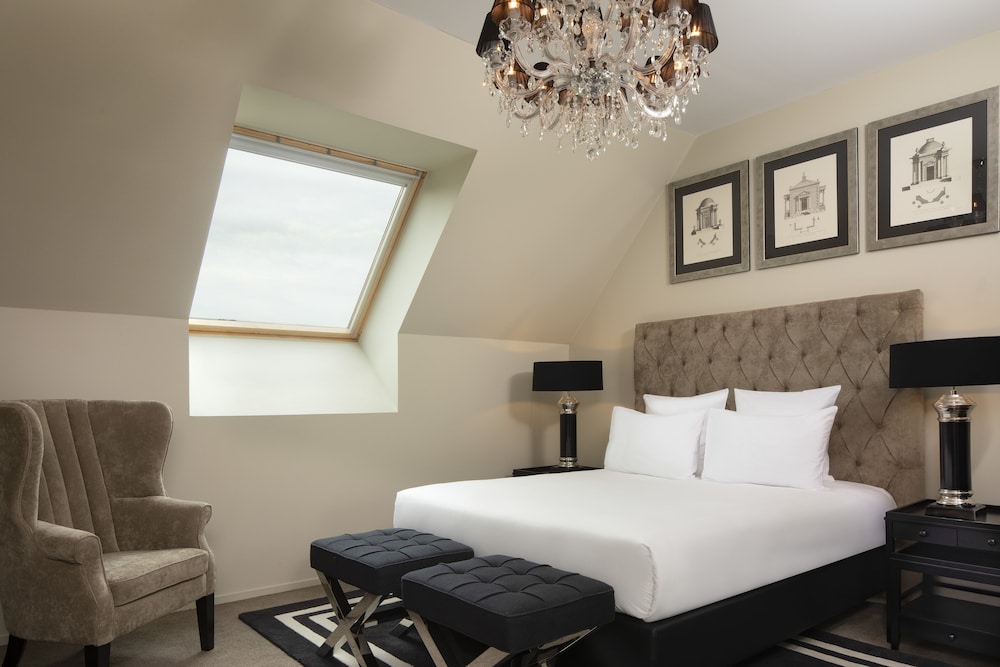 Deluxe, Queen Bed