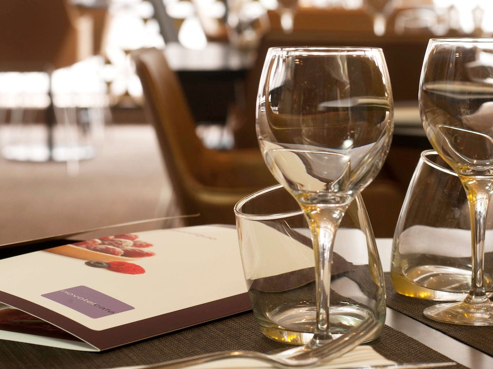 NOVOTEL MASSY PALAISEAU 37/80