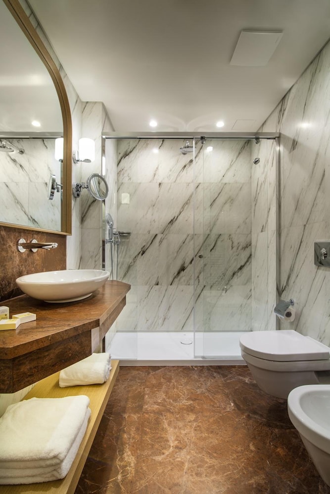 Ana Hotels Bradul Poiana Brasov 28/30