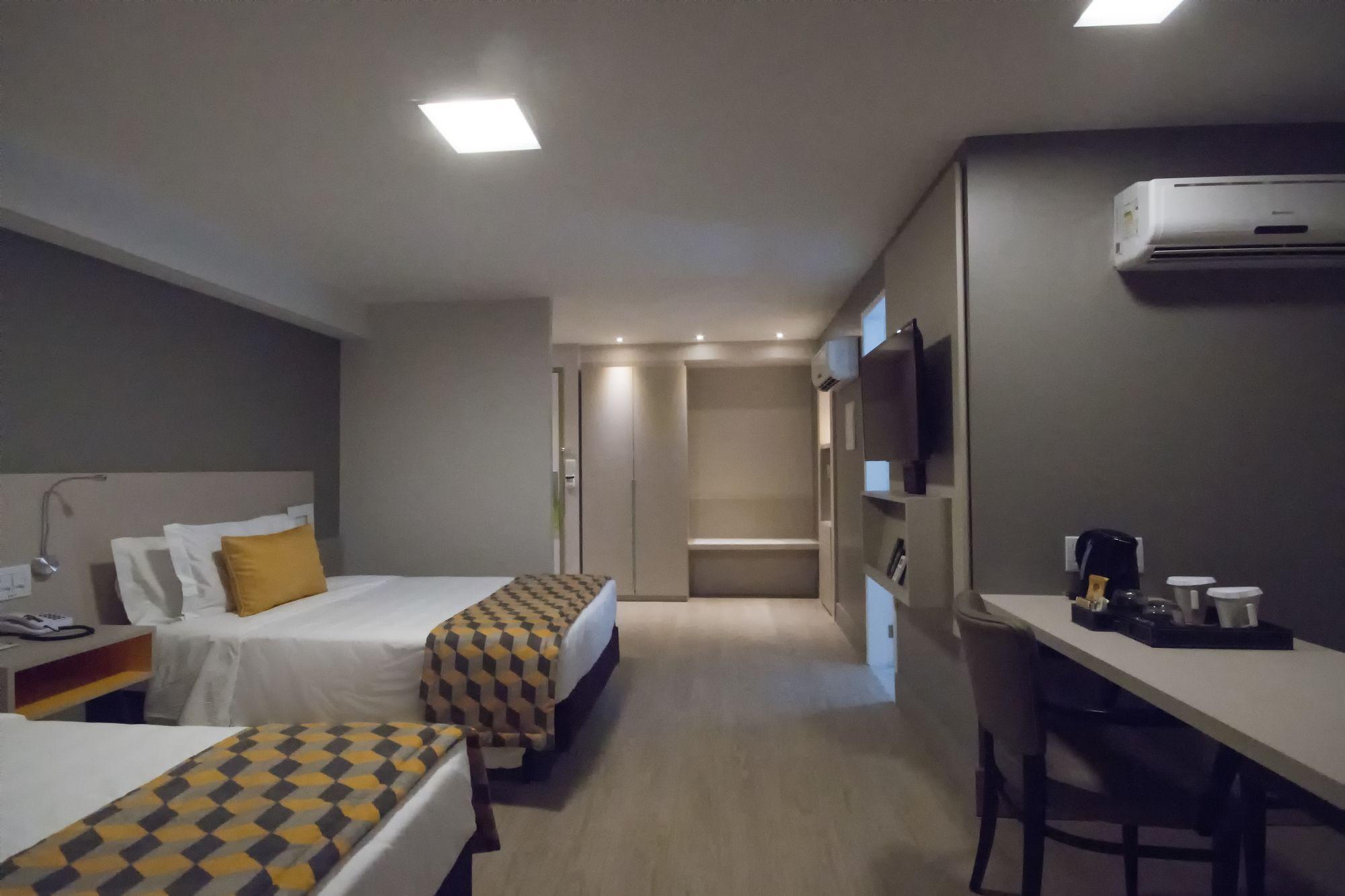 Room, Twin Beds