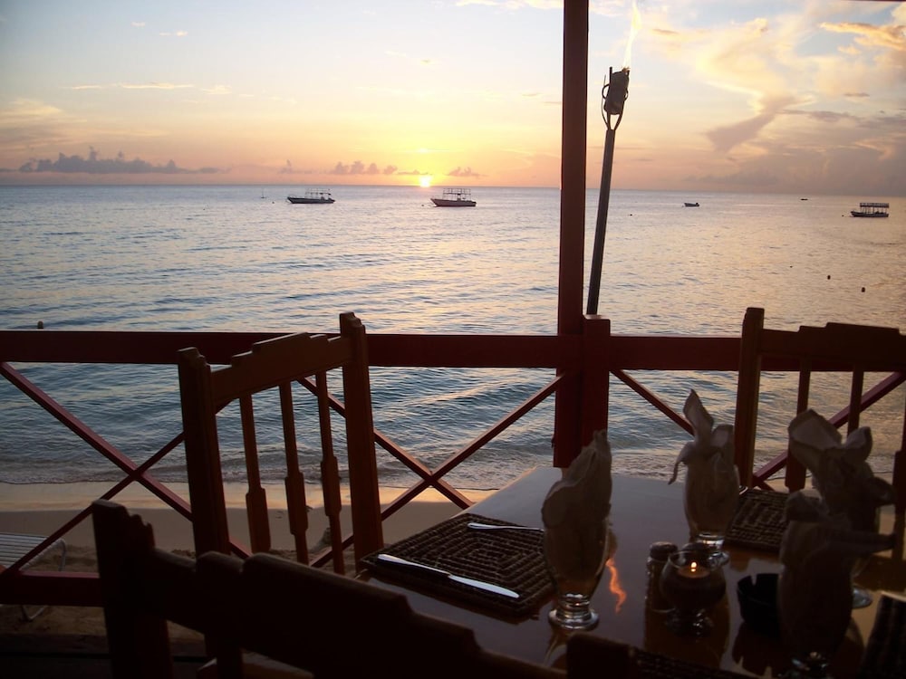 Sunswept Beach Hotel 30/44