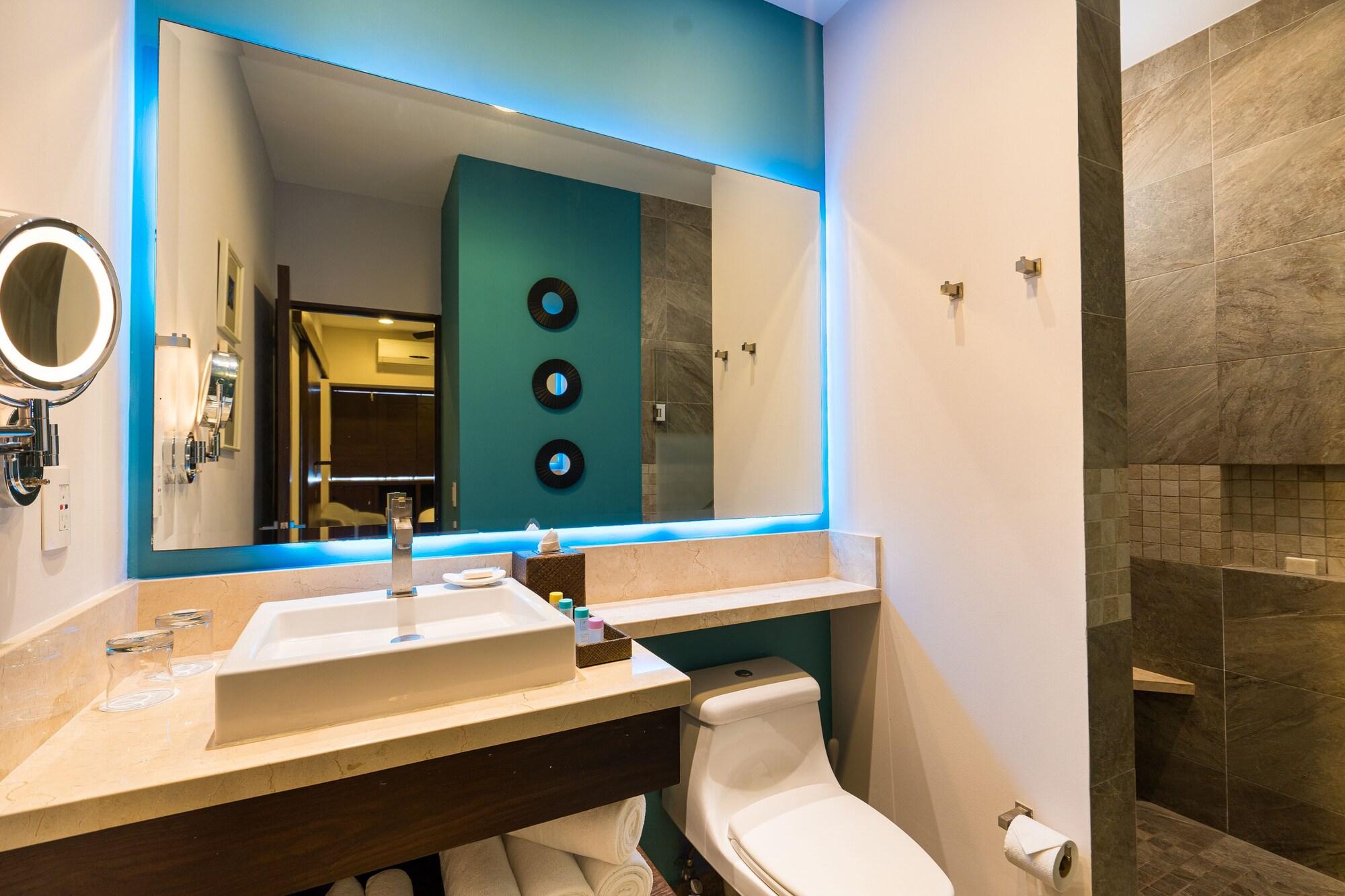 جناح فاخر بإطلالة على البحر بغرفتي نوم، Resorts By Pinnacle 220 4/4