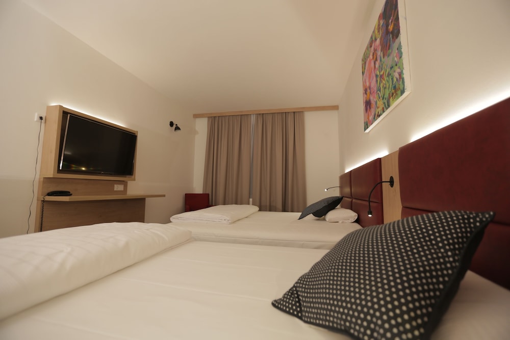 Galeria Hotel Walldorf 4/17