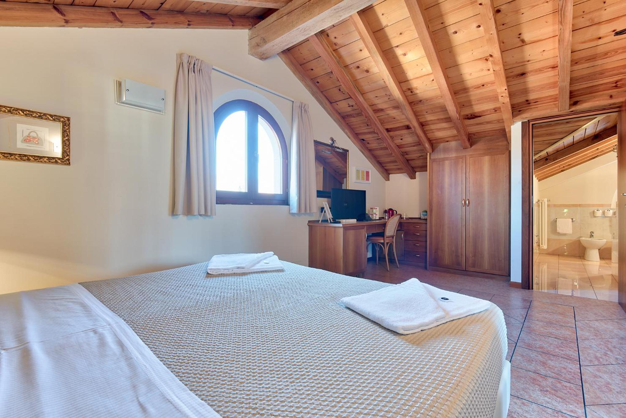 غرفة بسرير مزدوج بشرفة، Albergo Villa Priula 6/10