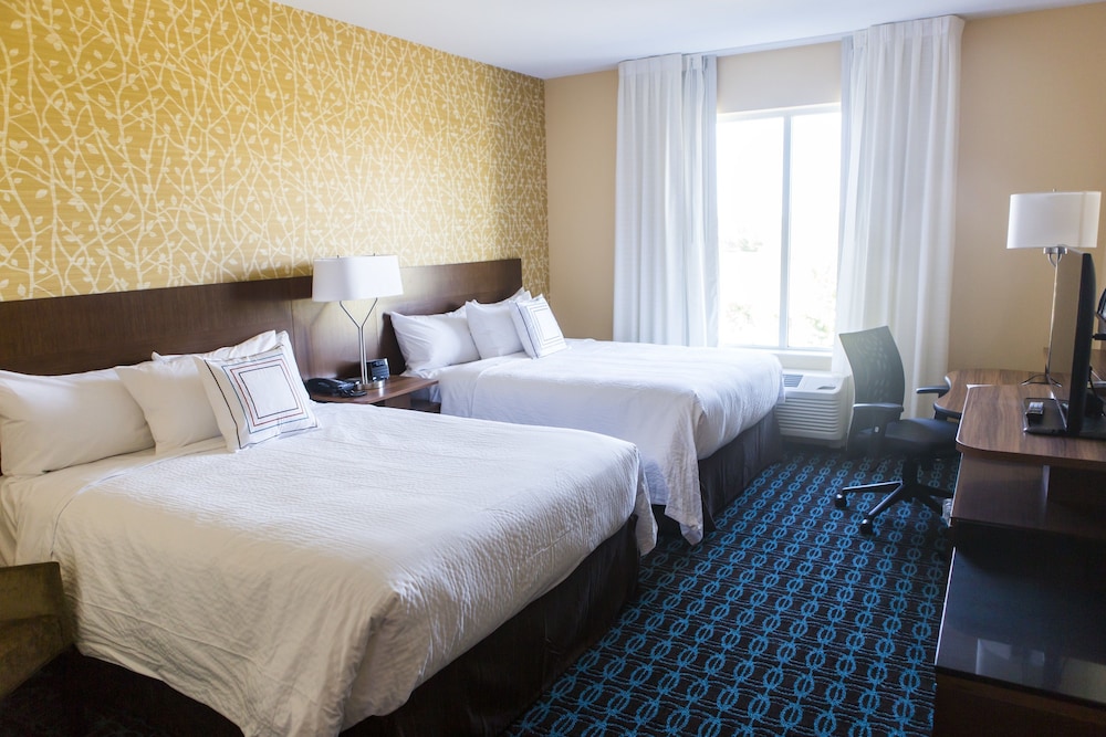 غرفة بسريرين كوين لذوي الإعاقة، Fairfield Inn Suites Cambridge 2/4