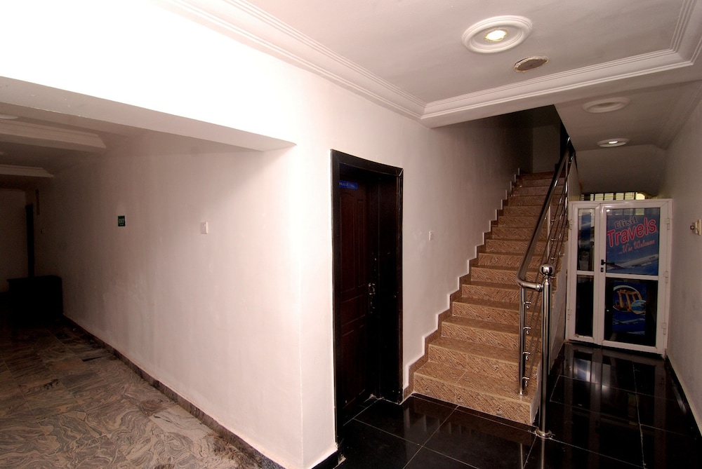 Belvoir Hotel 3/40