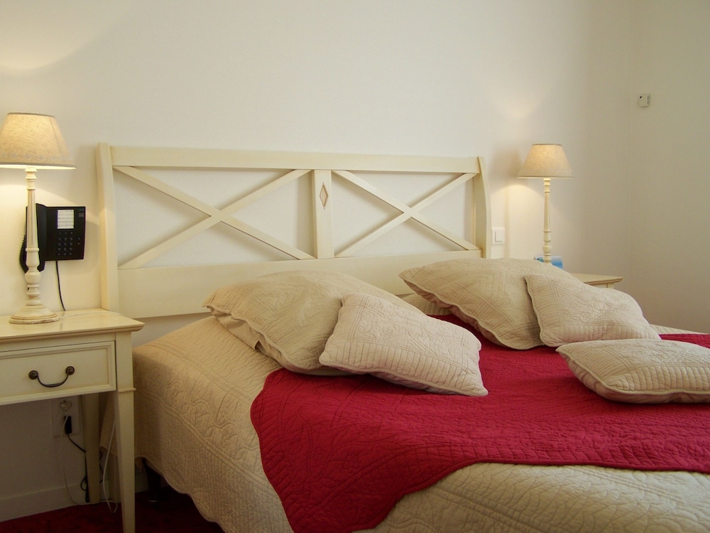 Brit Hotel Nogent Le Rotrou Hotel Du Perche 28/44