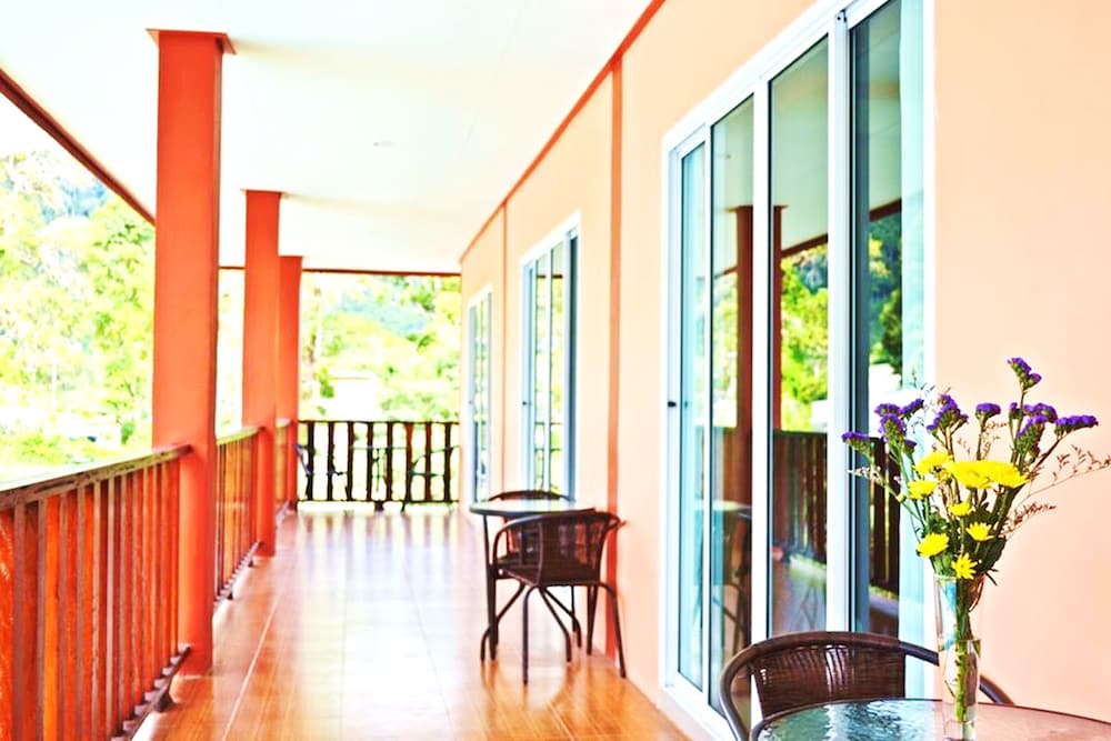 Peaceful Resort Koh Lanta 30/50