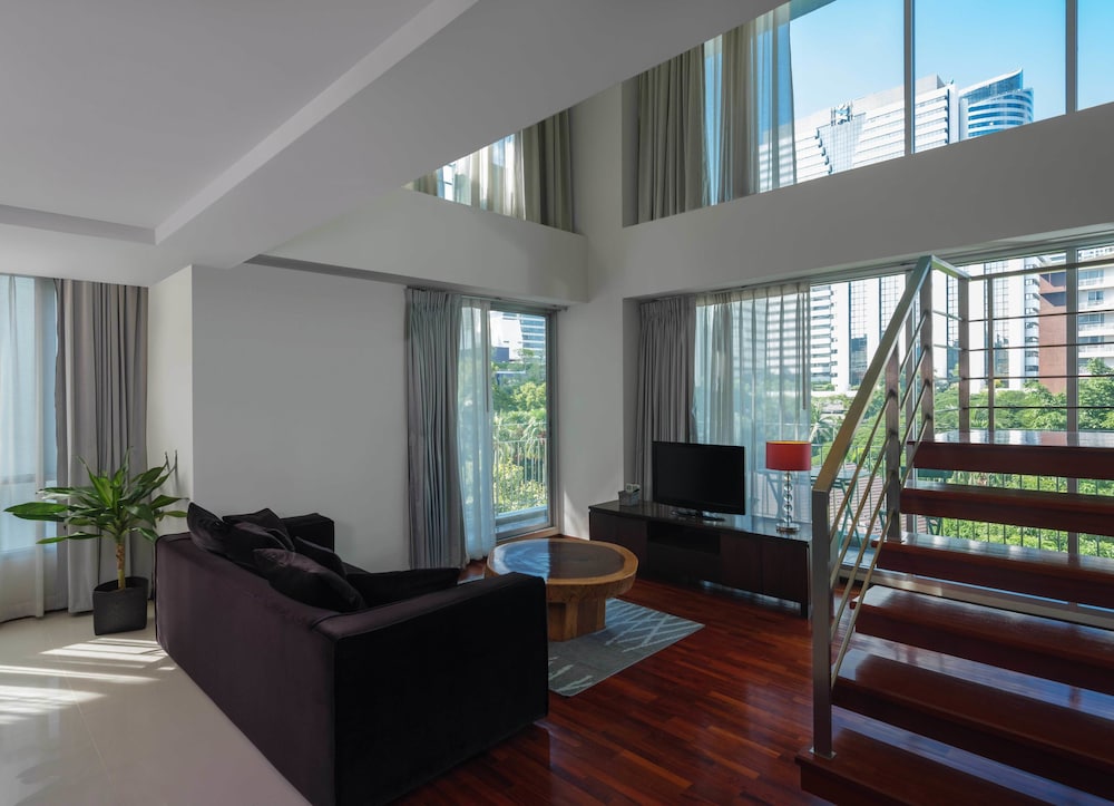 Silom Lofts Hotel 35/47