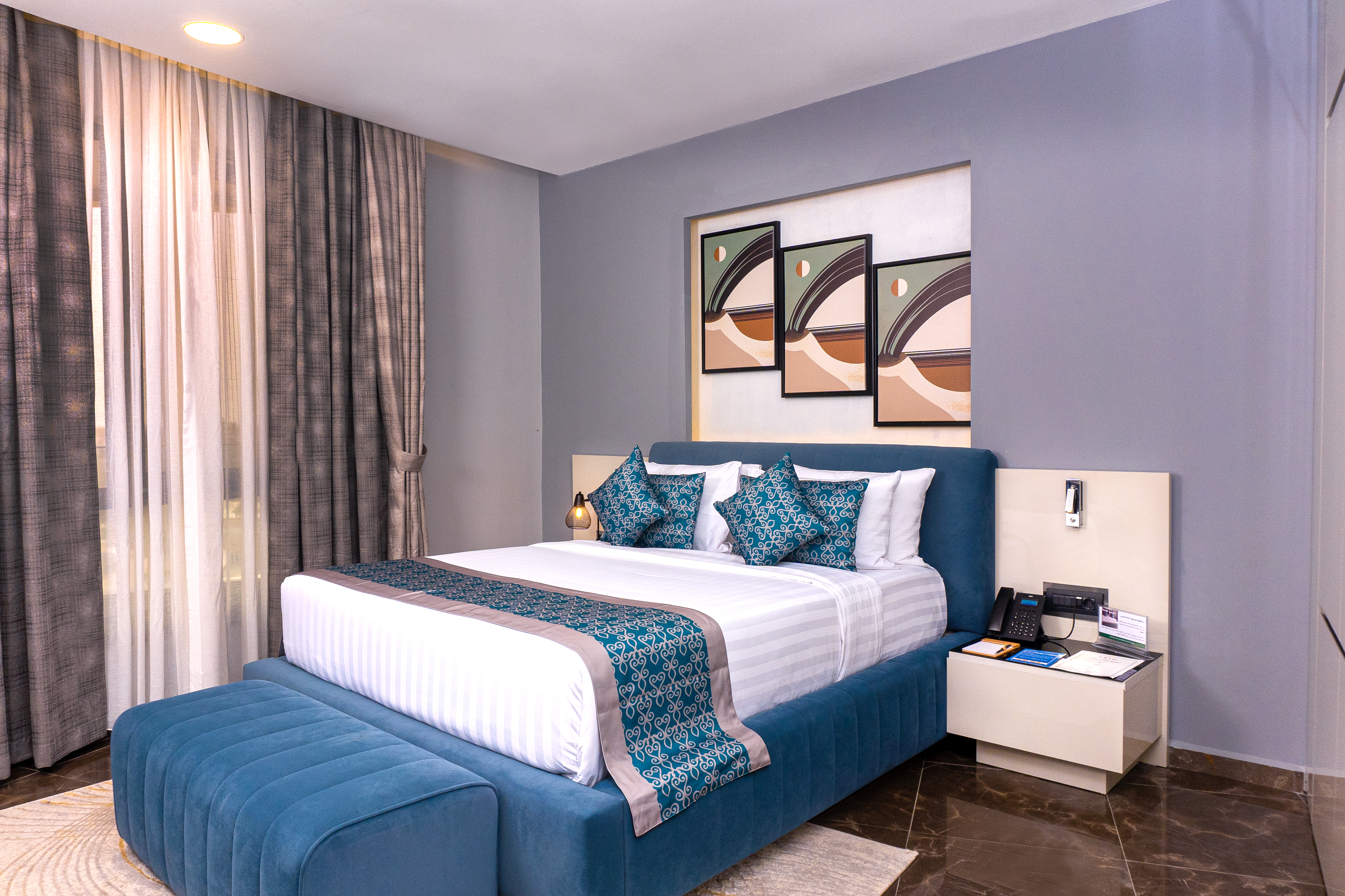 Business Suite H