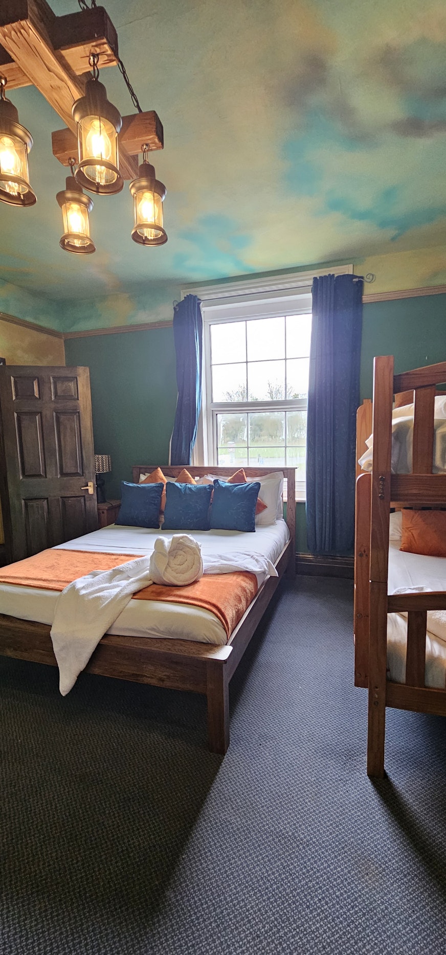 The Stonehenge Inn Carvery 21/39