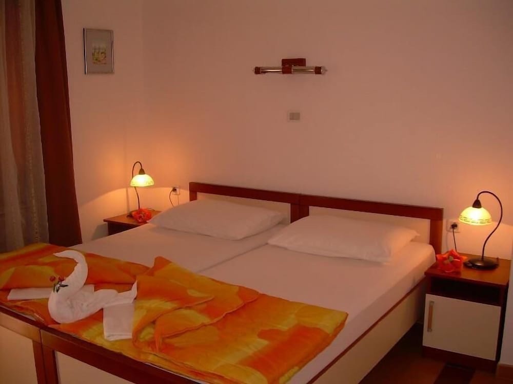 Garni Hotel Fineso 12/50