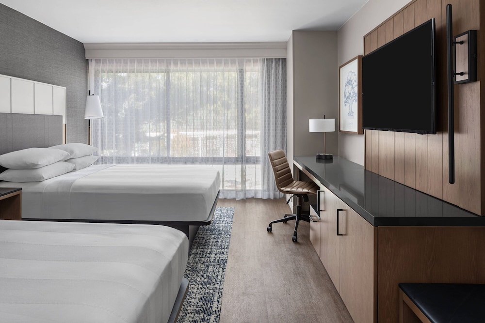 Club, 2 Double Beds, Accessible