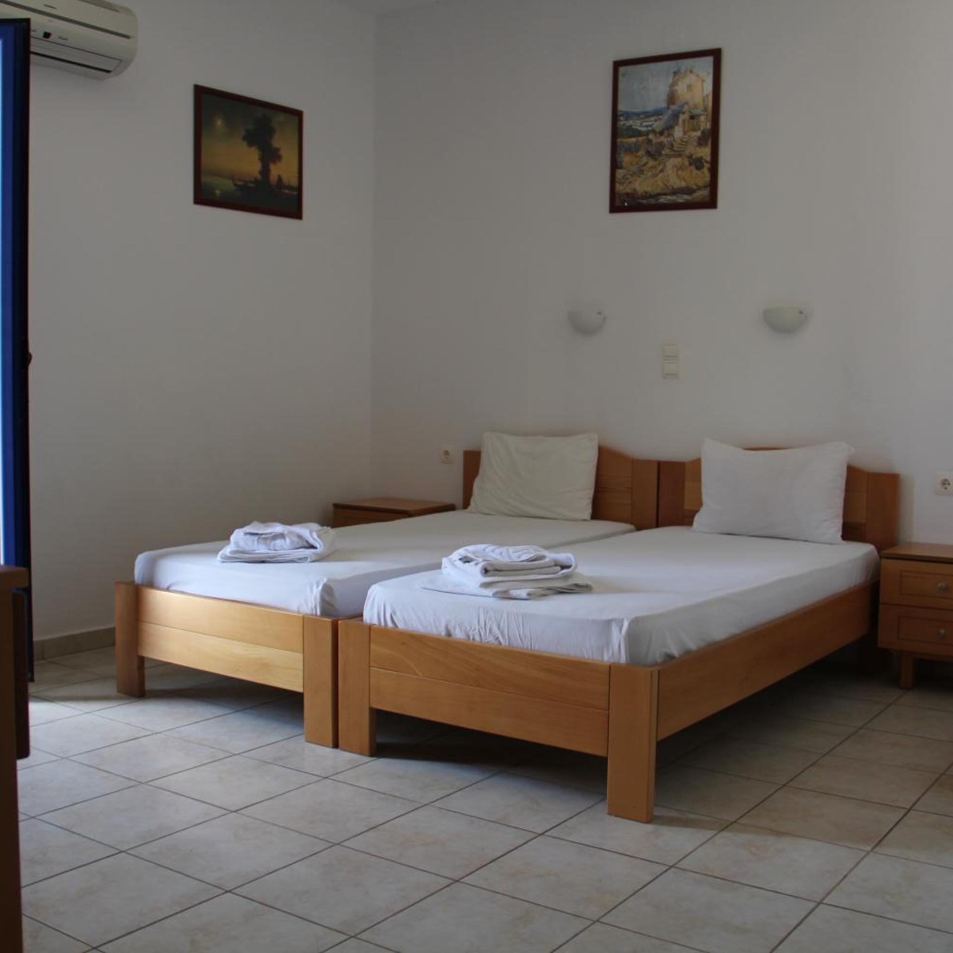 Stavris Hotel 20/50