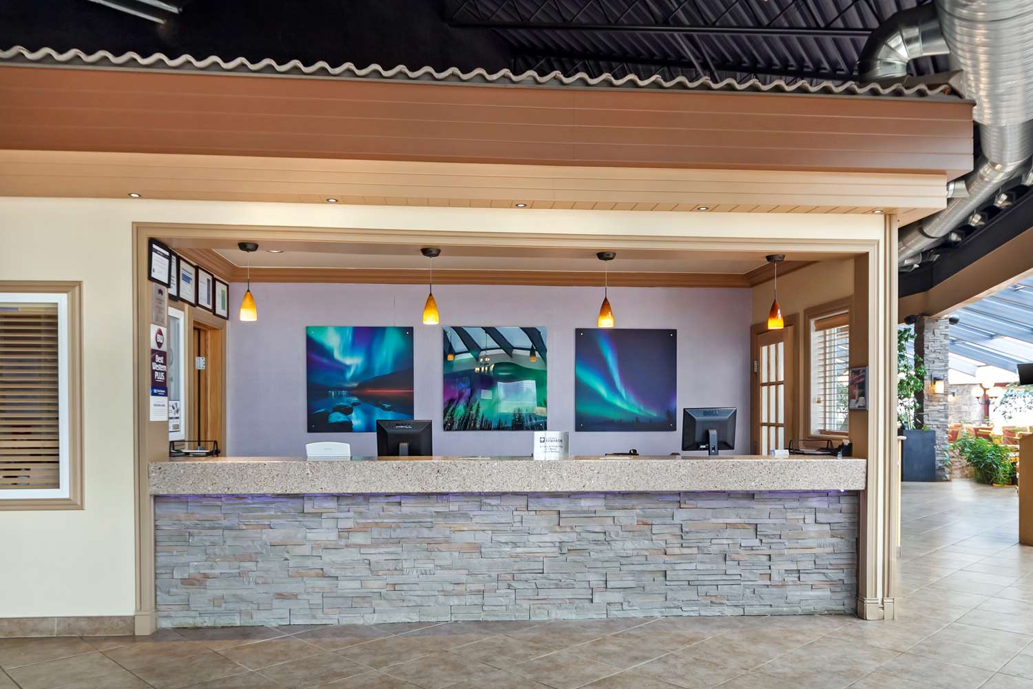 Best Western Plus Mirage Hotel and Resort 2/22