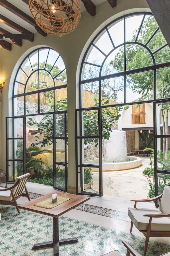 TreeHouse Boutique Hotel 23/50